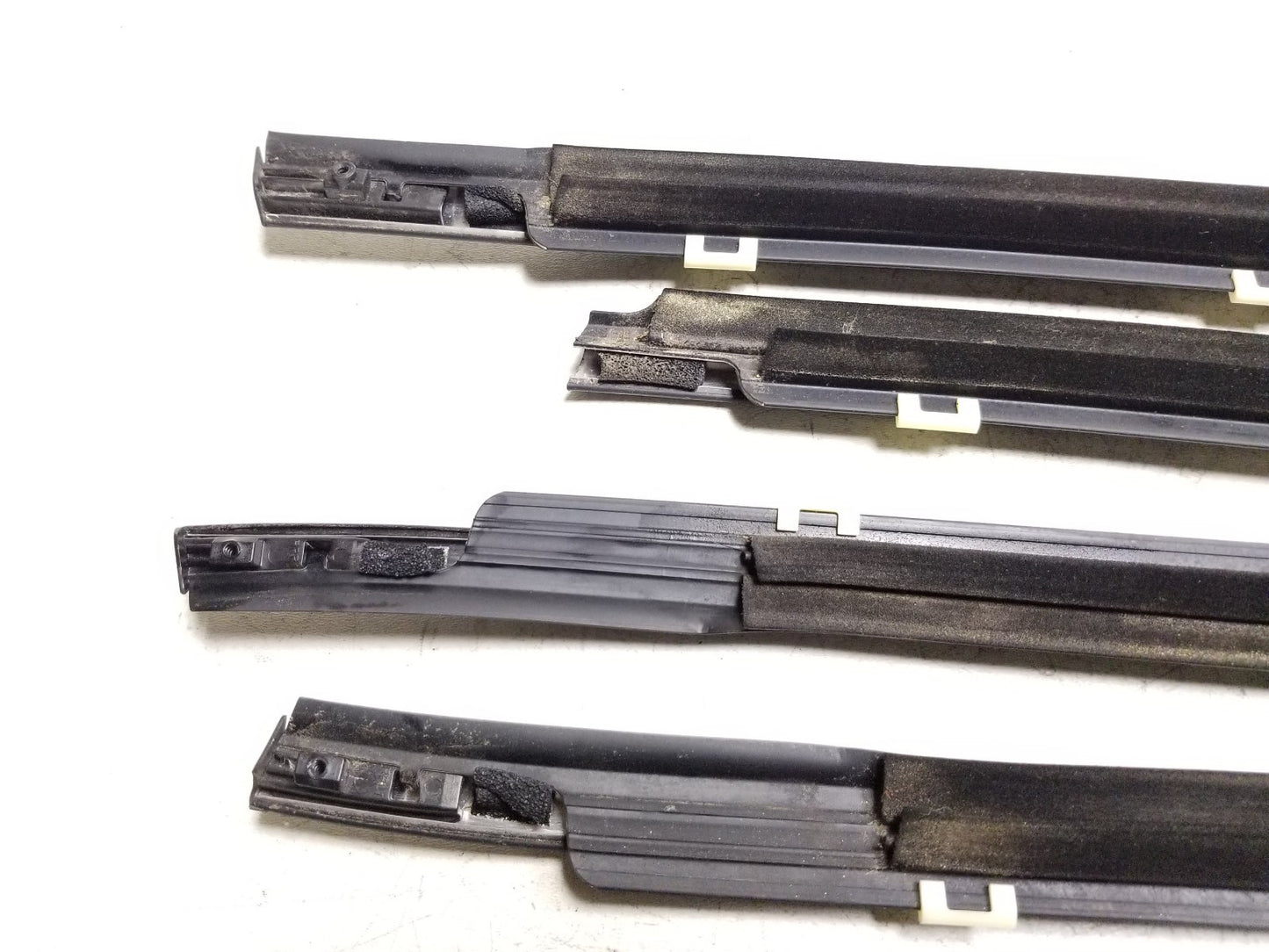 2014 - 2019 Kia Soul Door Glass Belt Seal Molding Set OEM