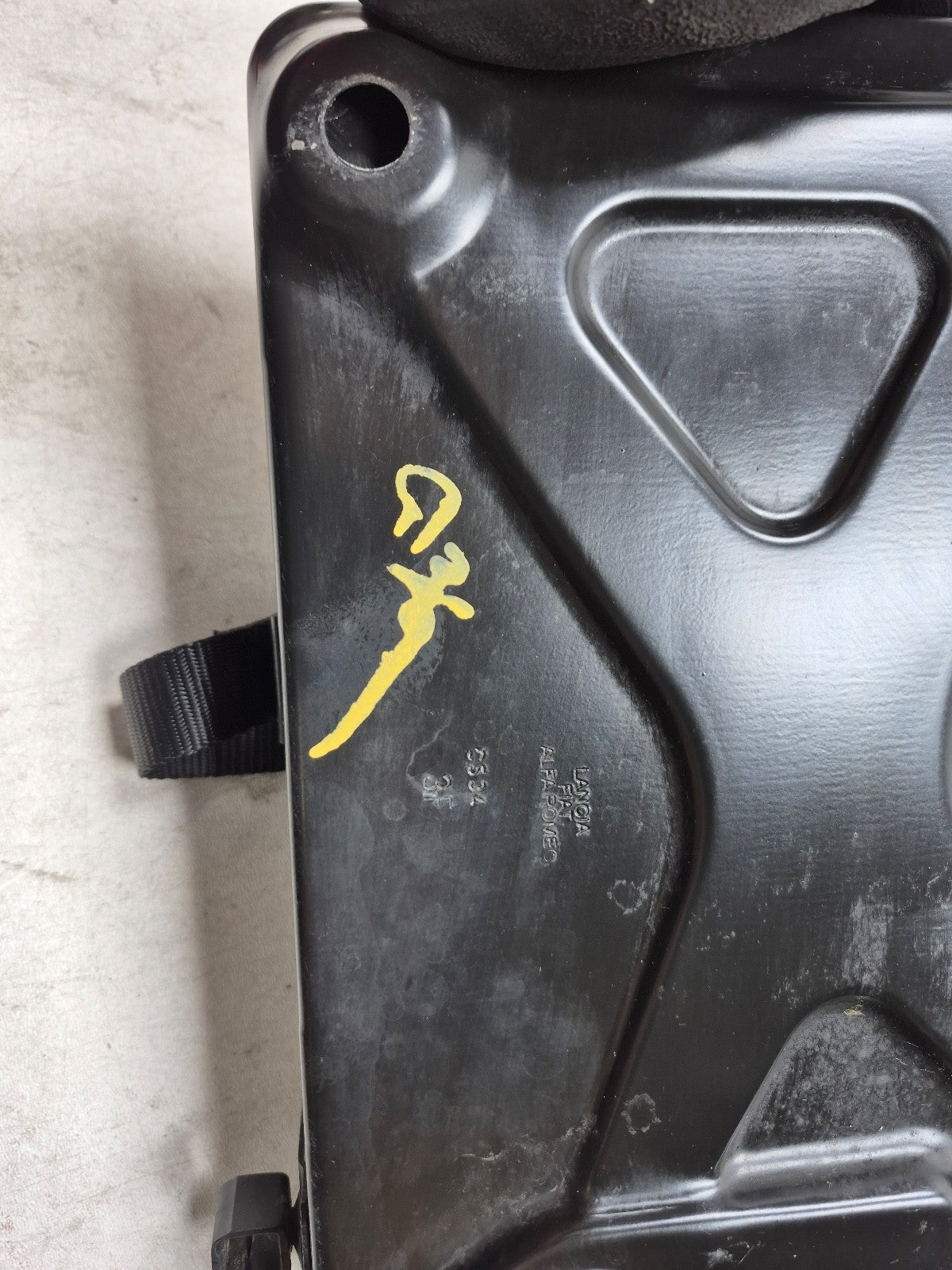 2014 Fiat 500l Battery Hold Down OEM