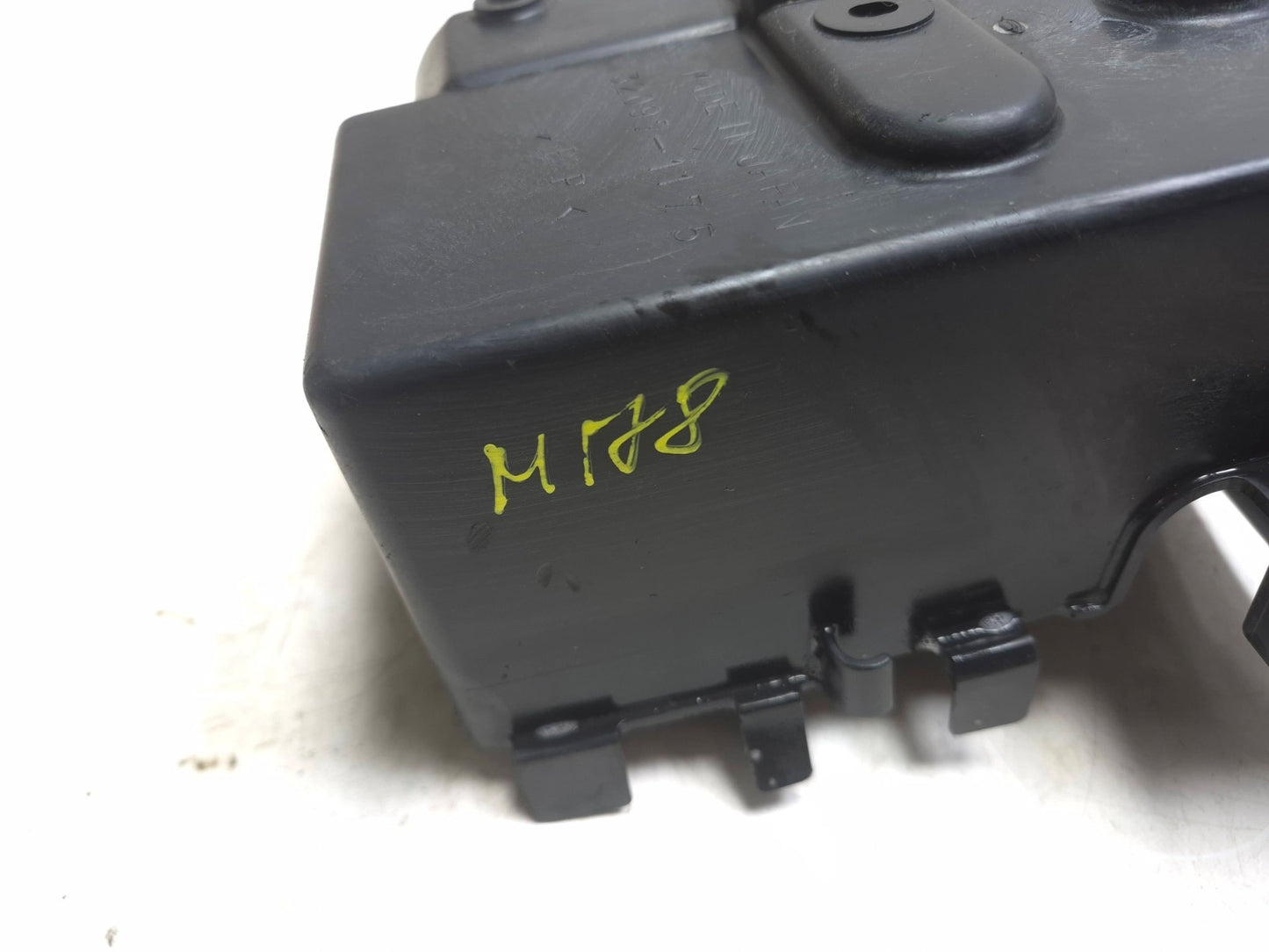 2001 Kawasaki Vulcan 1500 Vn1500 Classic Battery Case OEM
