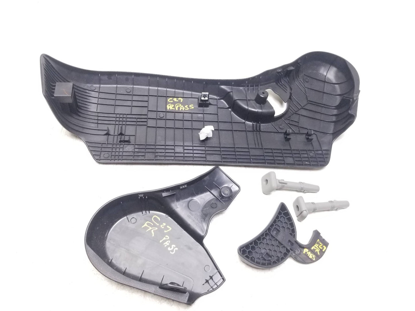 14 19 Kia Soul Seat Trim W/ Guide Sleeve & knob Front Passenger Side Right OEM
