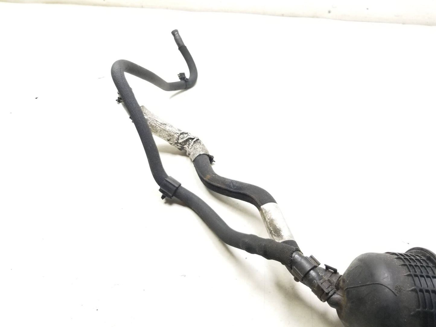 2009 - 2012 Audi Q5 Power Steering Reservoir W/ Hose Pipe OEM