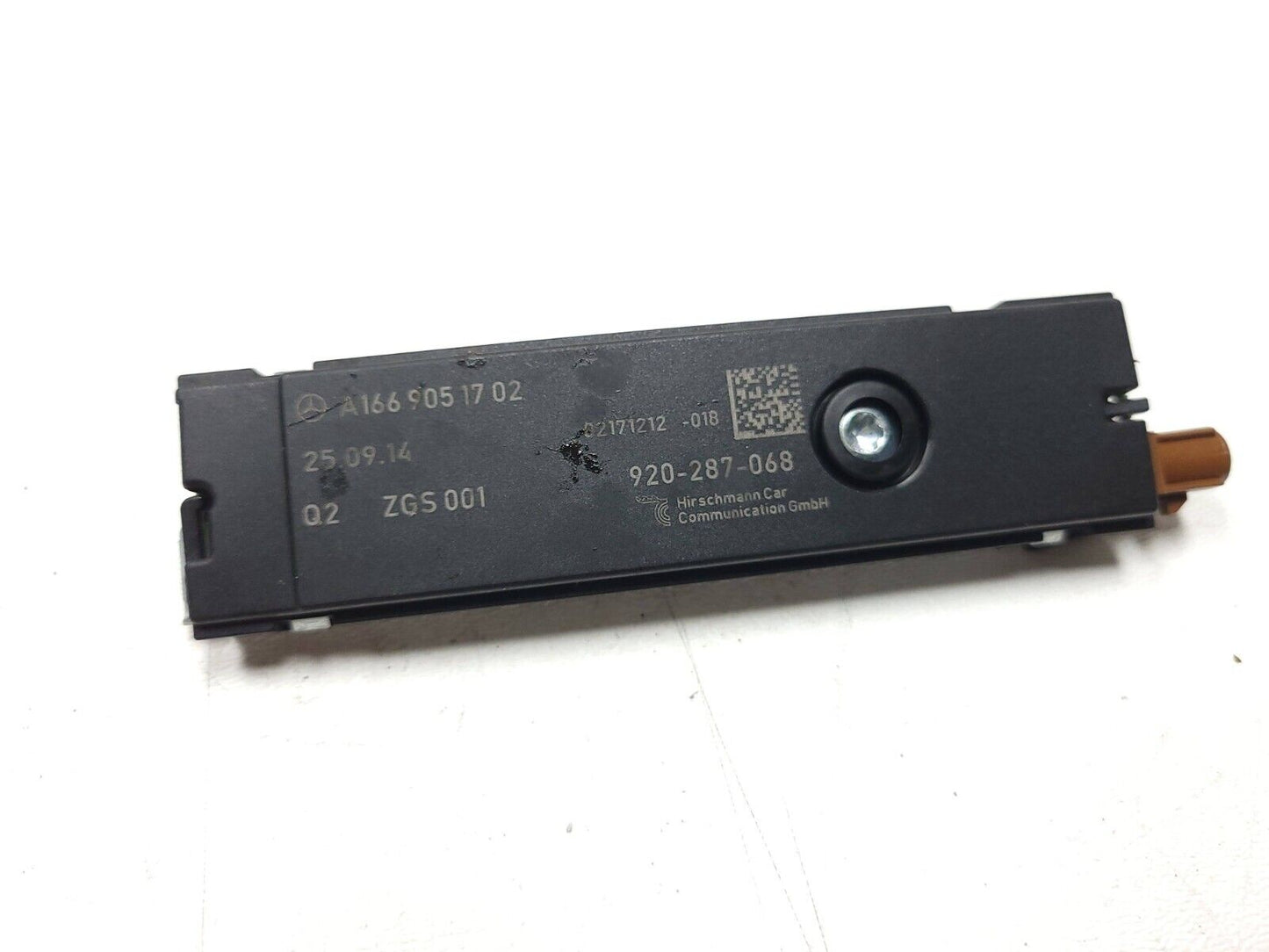 2015-2020 Mercedes C300 W205 Antenna Amplifier Booster A1669051702 OEM