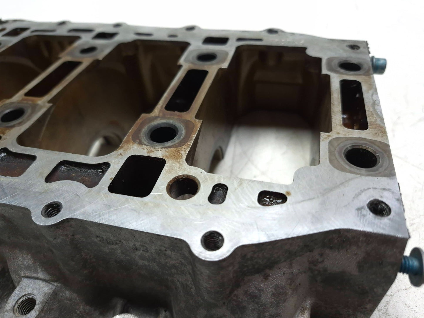 2014 Fiat 500l 1.4l Engine Crankshaft Housing 55251445 OEM