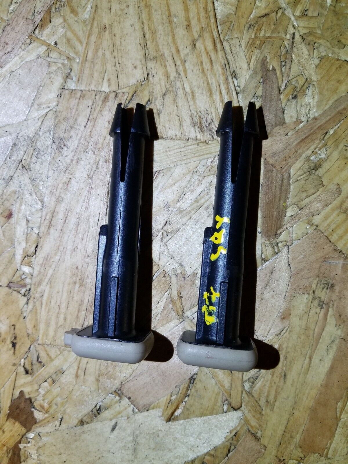 2004 - 2009 Cadillac SRX Front Seat Headrest Sleeve Holder 2pcs OEM