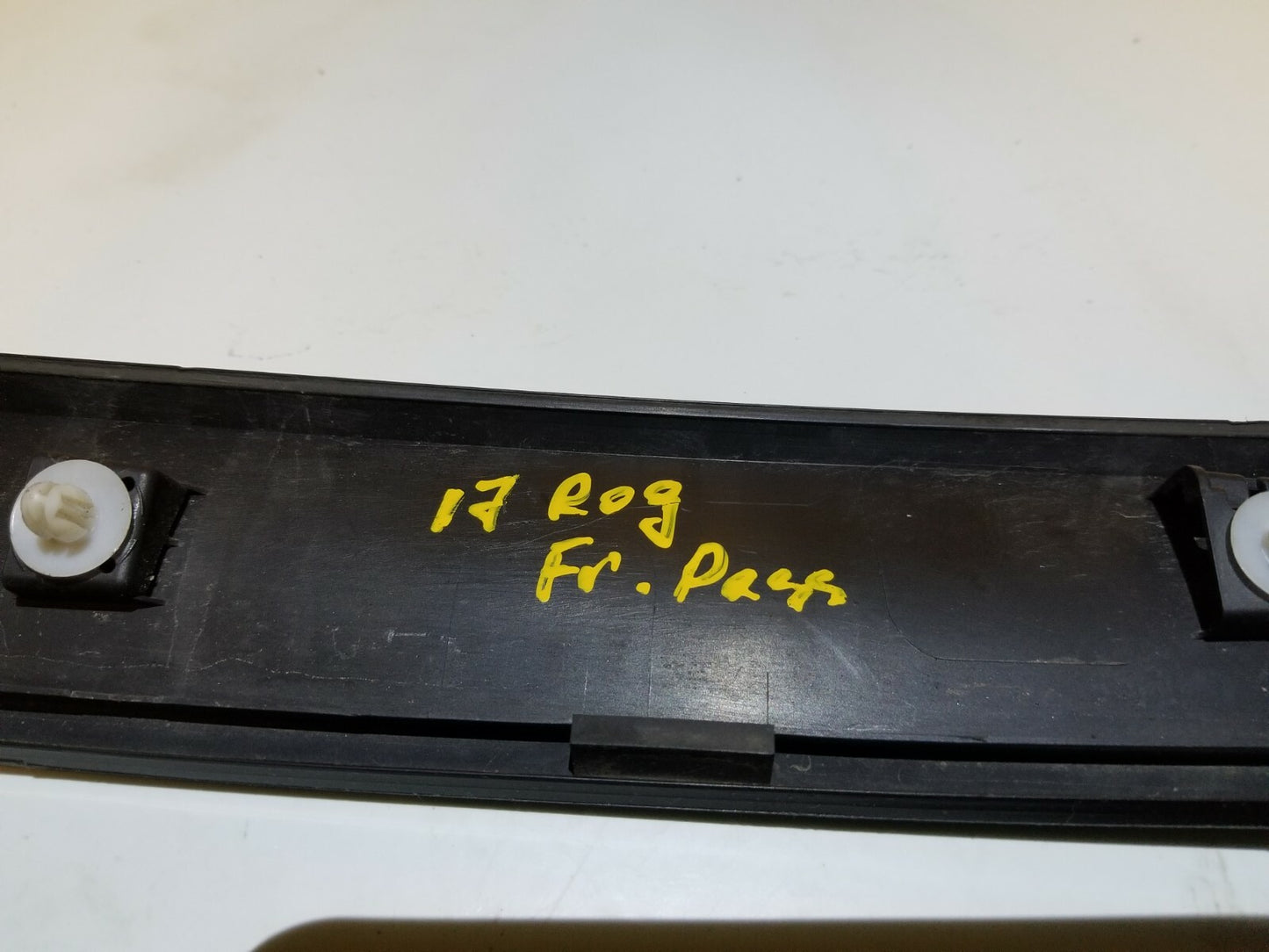 16 17 18 19 Nissan Rogue Front Right Passenger Door Molding Trim OEM 36k