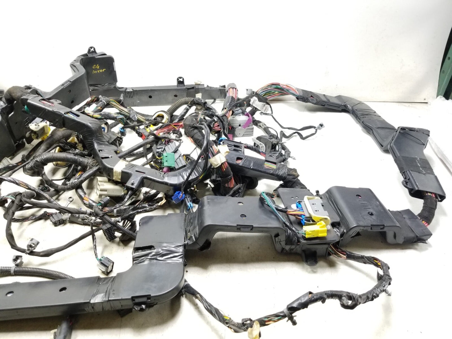 2010 - 2013 Cadillac SRX 3.0l Interior Floor Wire Harness OEM