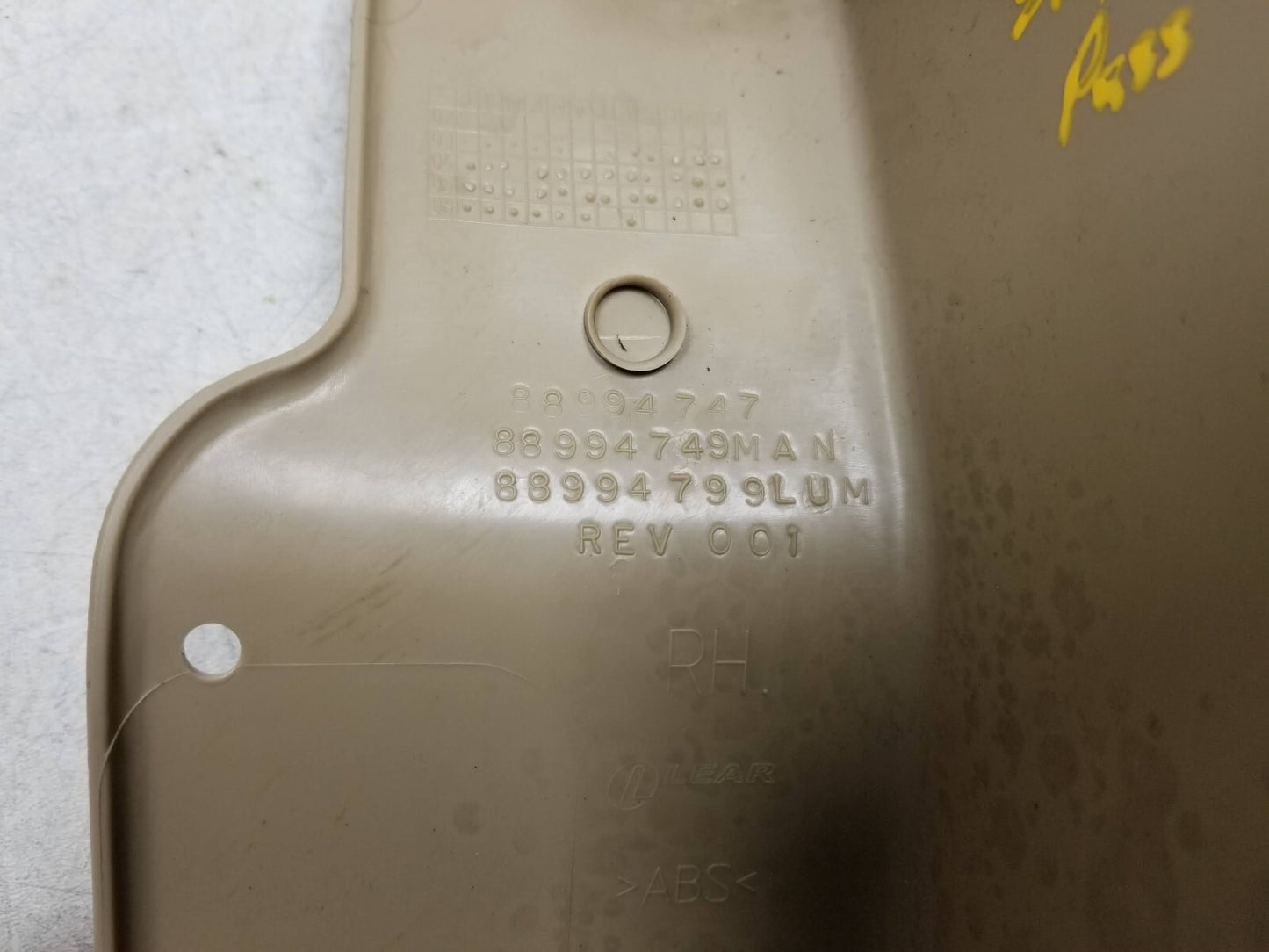 2006 - 2009 Cadillac Srx Seat Side Trim W/switch Front Passenger Side Right OEM