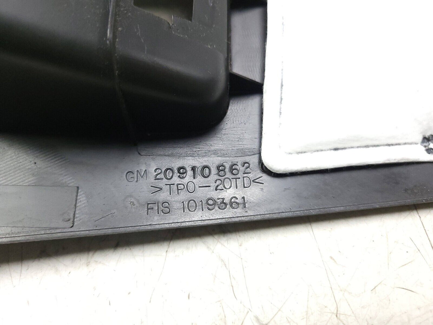 10-15 Chevrolet Equinox Dash Left Driver Knee Bolster Cover Trim 20910862 OEM