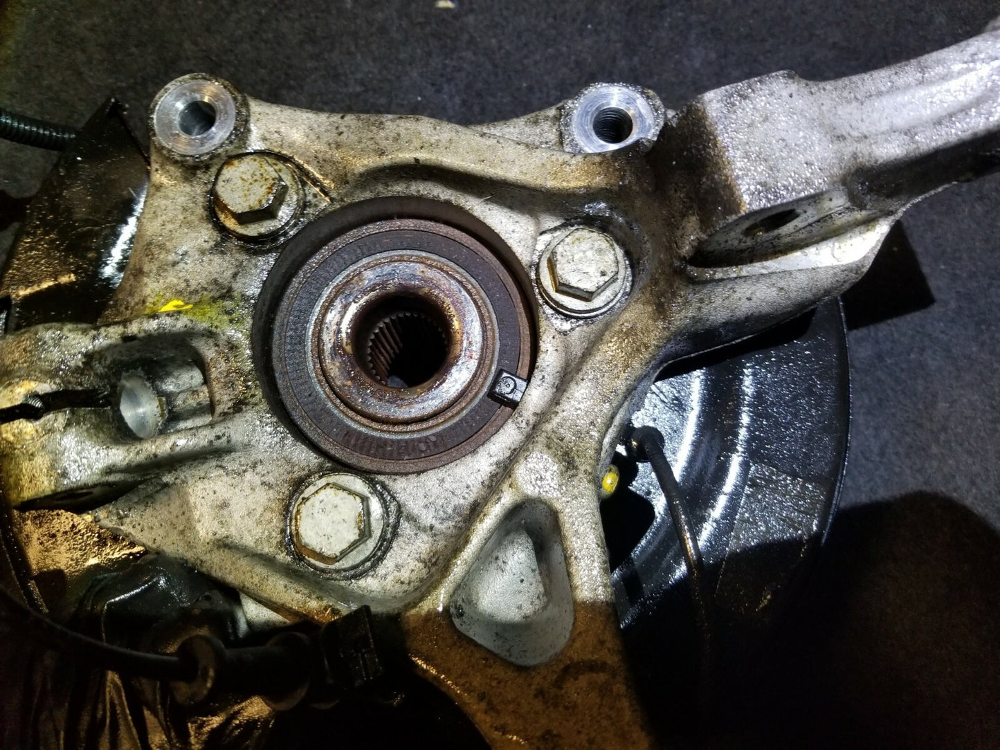 2012 Chevrolet Cruze Front Spindle Knuckle Wheel Hub Right Passenger Side OEM