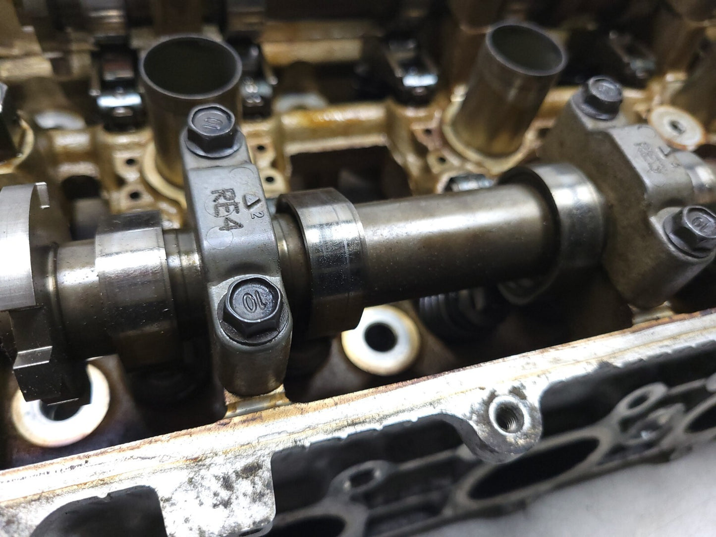 09-12 Hyundai Genesis Engine Cylinder Head Left & Right Pair OEM 4.6l