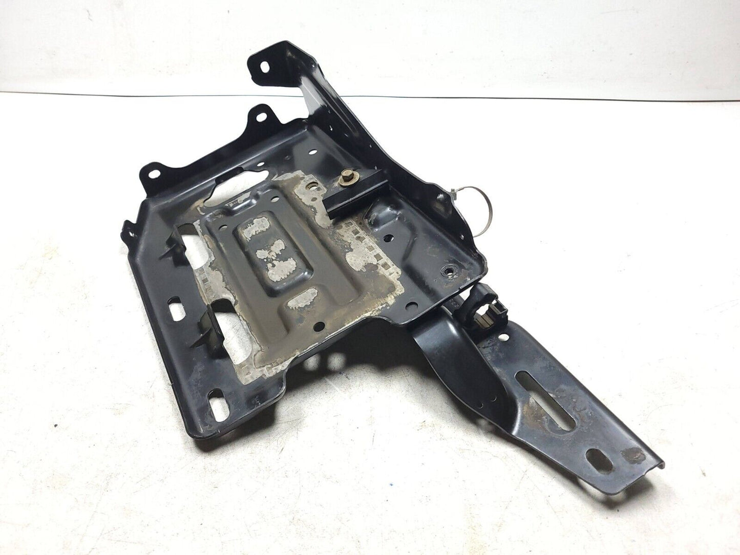14-19 Chevrolet Silverado 1500 Rear Air Cleaner & Battery Tray Bracket  OEM
