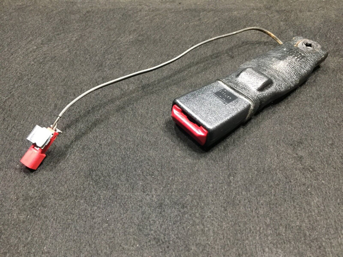 99 00 01 02 03 Mercedes Ml320 W163 Front Right Pass Seat Belt Buckle OEM D34