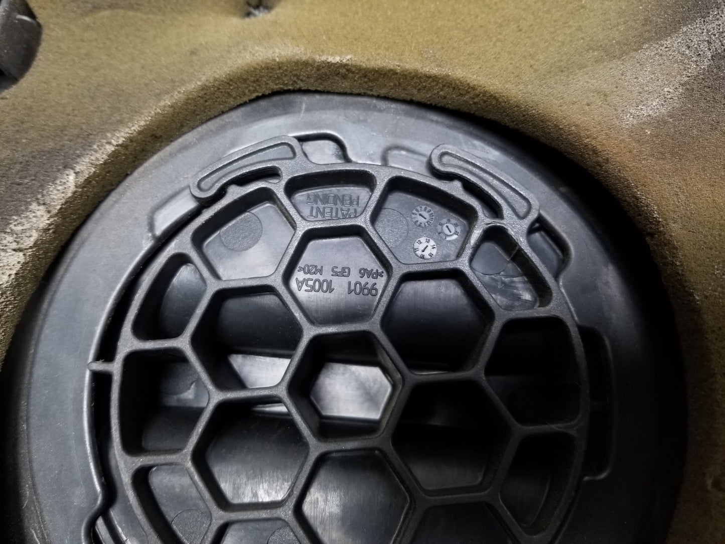 2012 Jeep Grand Cherokee V6 3.6l Engine Cover OEM