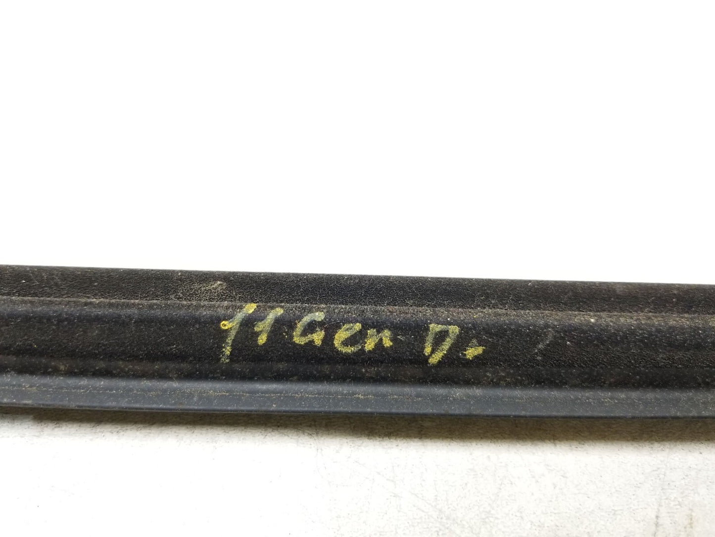 2009-2016 Hyundai Genesis Coupe Front Door Window Belt Seal Left & Right OEM