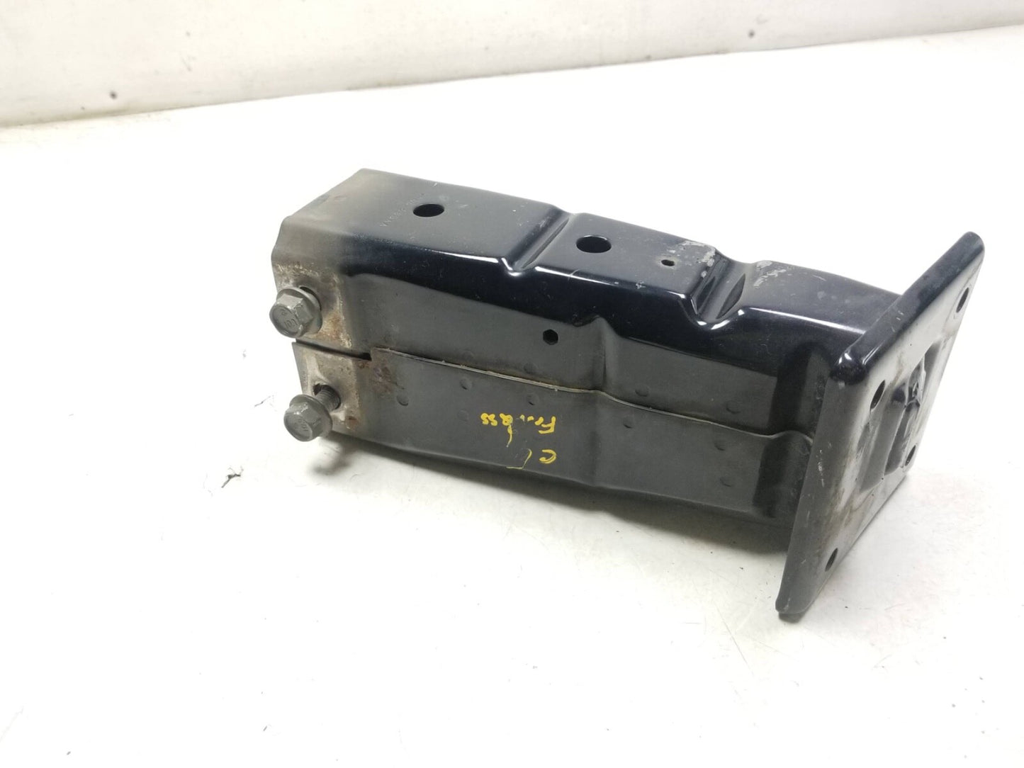 2010 - 2016 Cadillac SRX Bumper Energy Absorber Bracket Front Left & Right OEM
