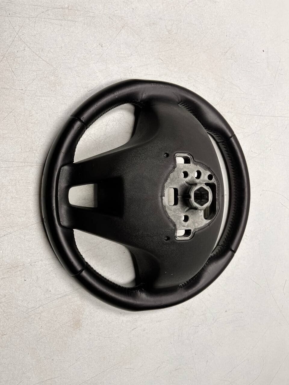 14 15 16 17 Volvo S60 Multi Steering Wheel 31250592 OEM *has Scratches*