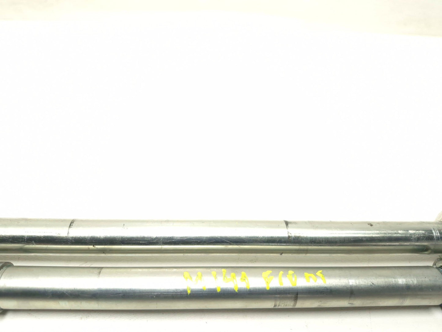 2022 Royal Enfield Int 650 Wheel Axle Front & Rear Pair OEM