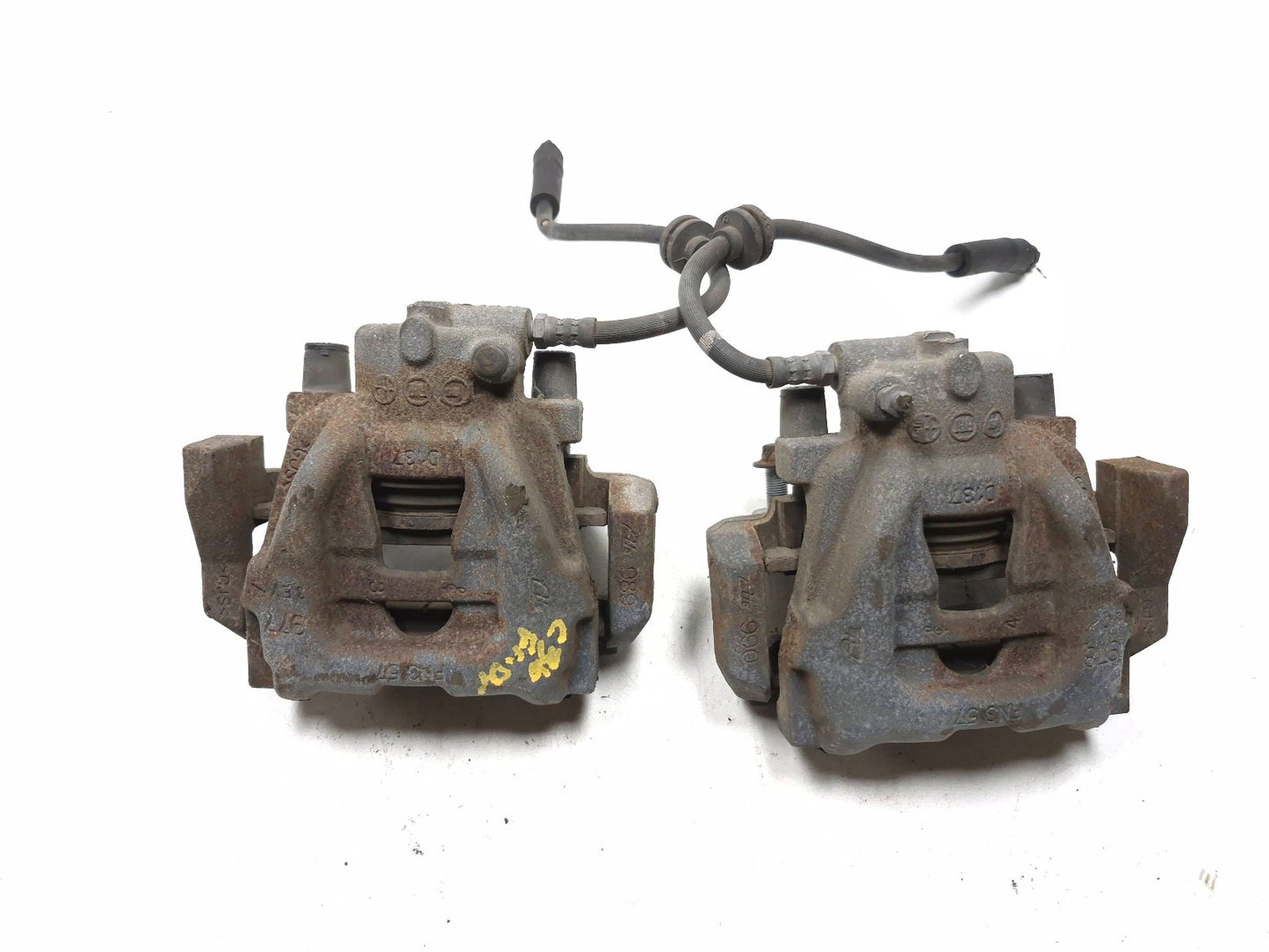 2014 Fiat 500l Brake Caliper Front Left & Right Pair OEM