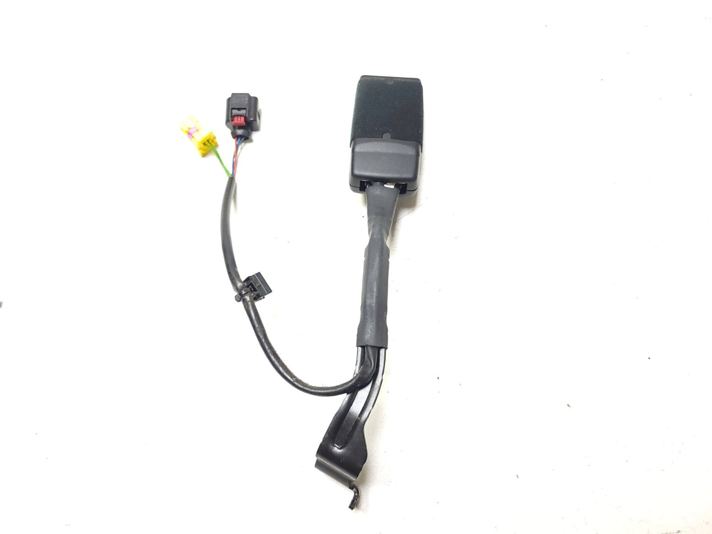 2010 - 2014 VW Golf GTI Front Seat Belt Buckle Passenger Side Right OEM