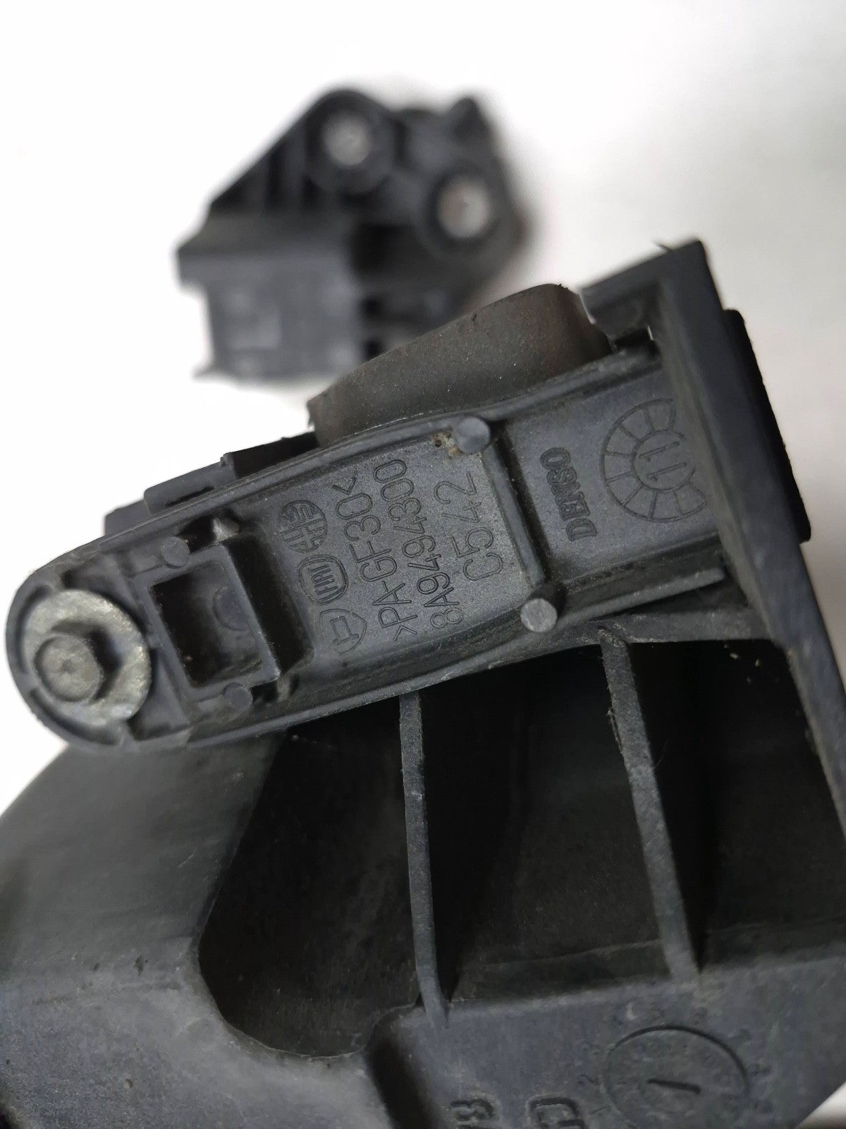 2014 Fiat 500l Radiator Mount Bracket Left & Right OEM