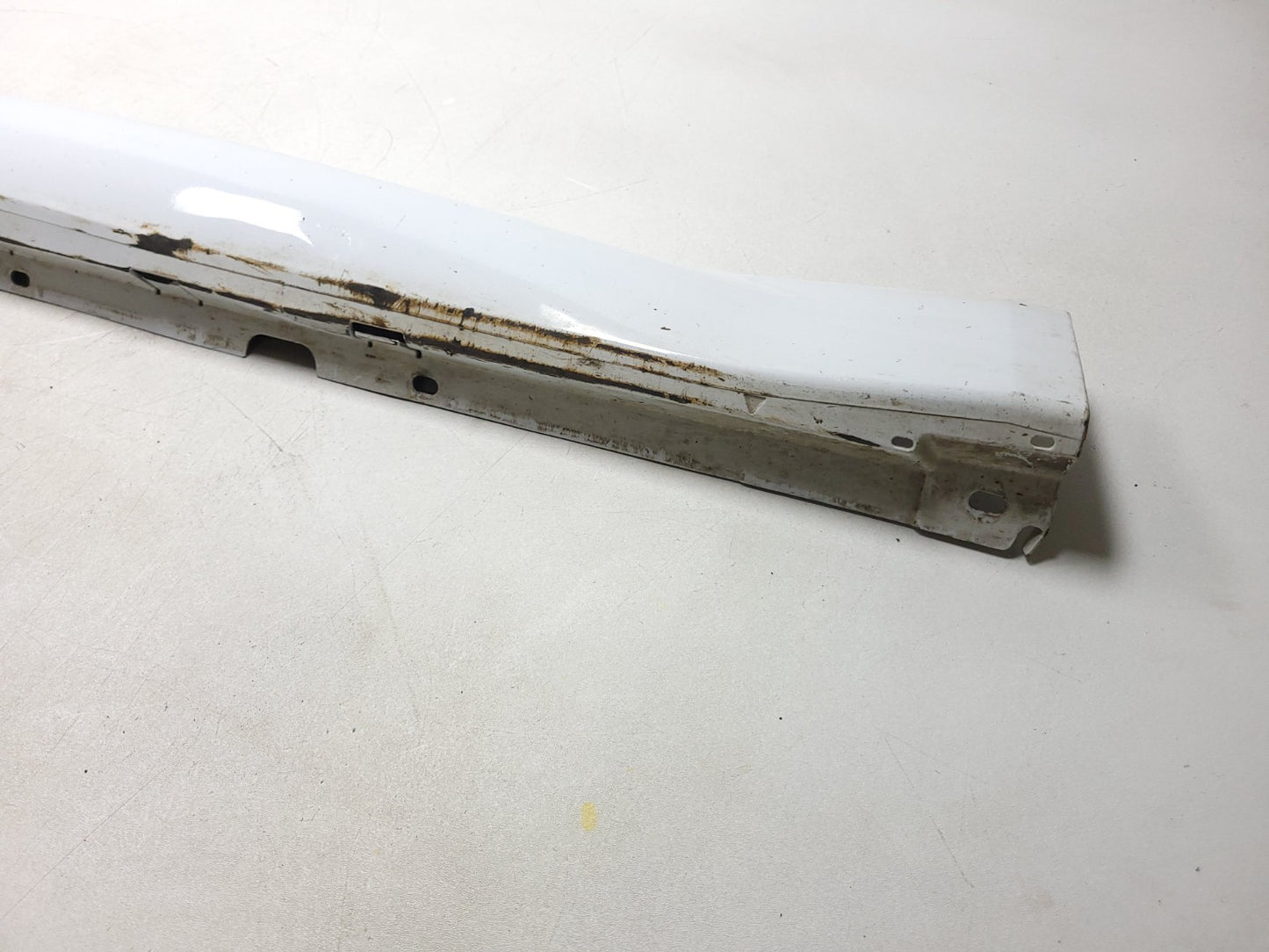 17-22 Alfa Romeo Giulia Rocker Panel Skirt Molding Passenger Side OEM 21k Miles