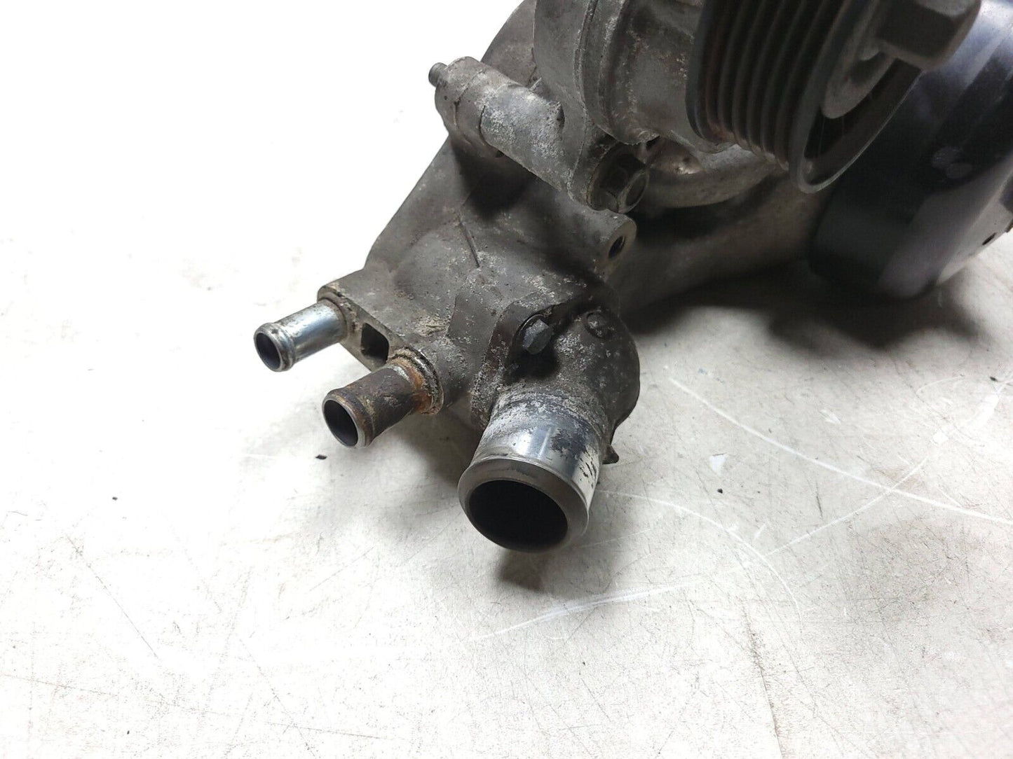 10-14 Chevrolet Suburban Engine Water Pump 5.3l OEM