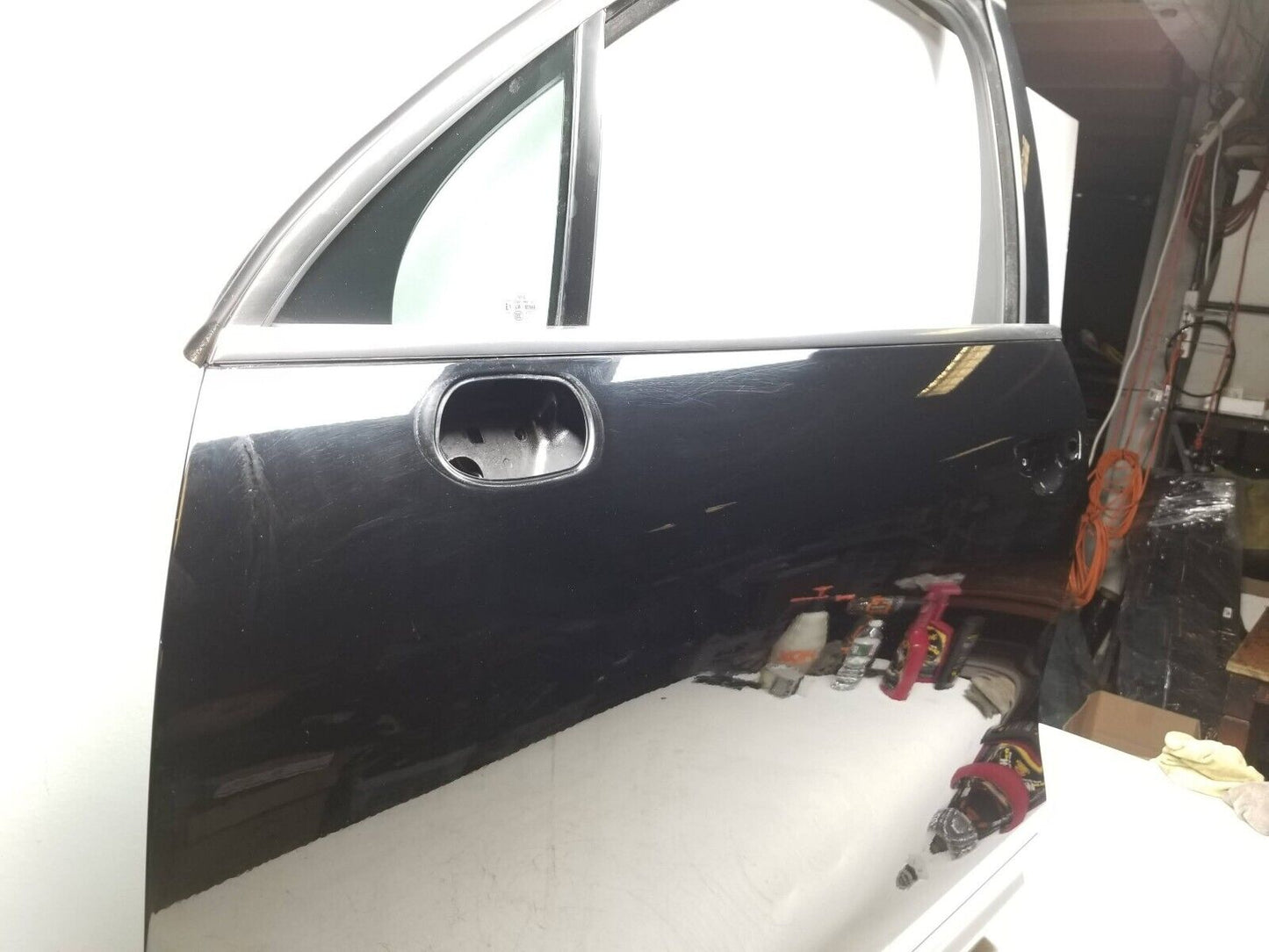 11-17 Porsche Cayenne Front Driver Door Shell (paint: A1a1 ) ✅