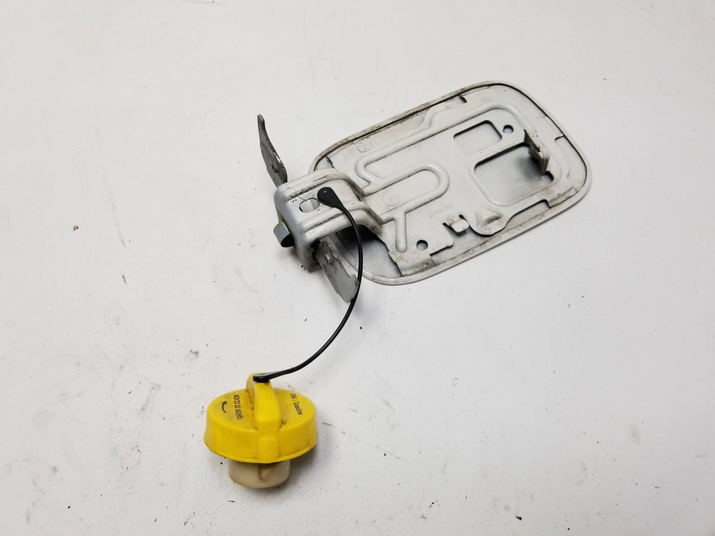 2012 Jeep Grand Cherokee Fuel Tank Door Lid Filler Cap OEM