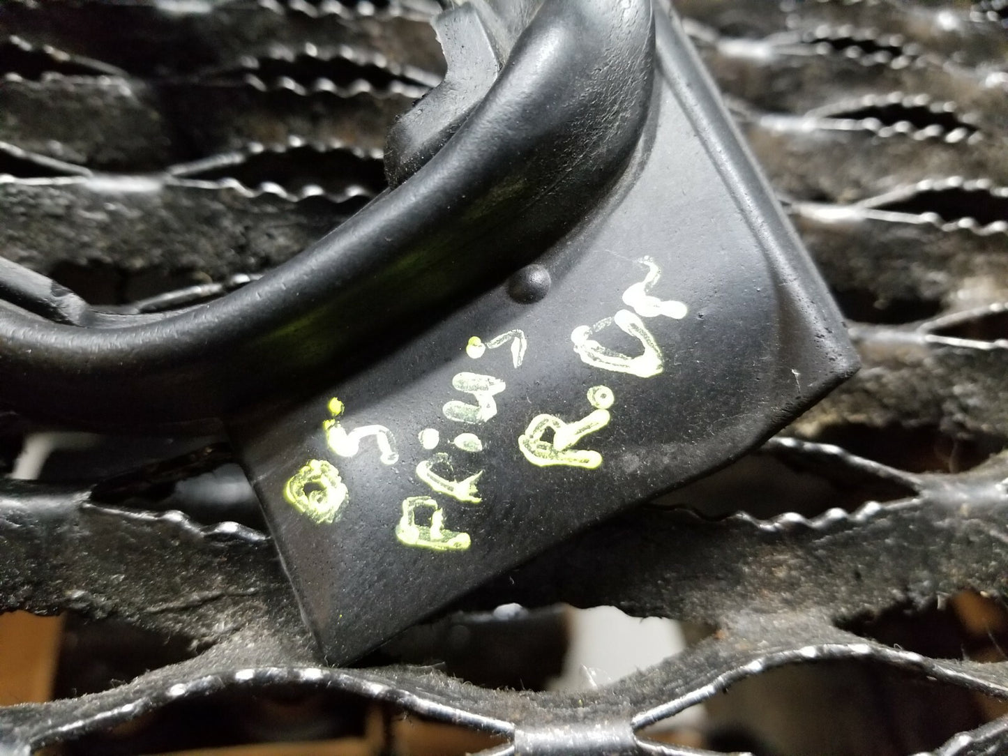 05 06 07 08 09 Toyota Prius Rear Left Driver Side Door Weatherstrip Seal OEM