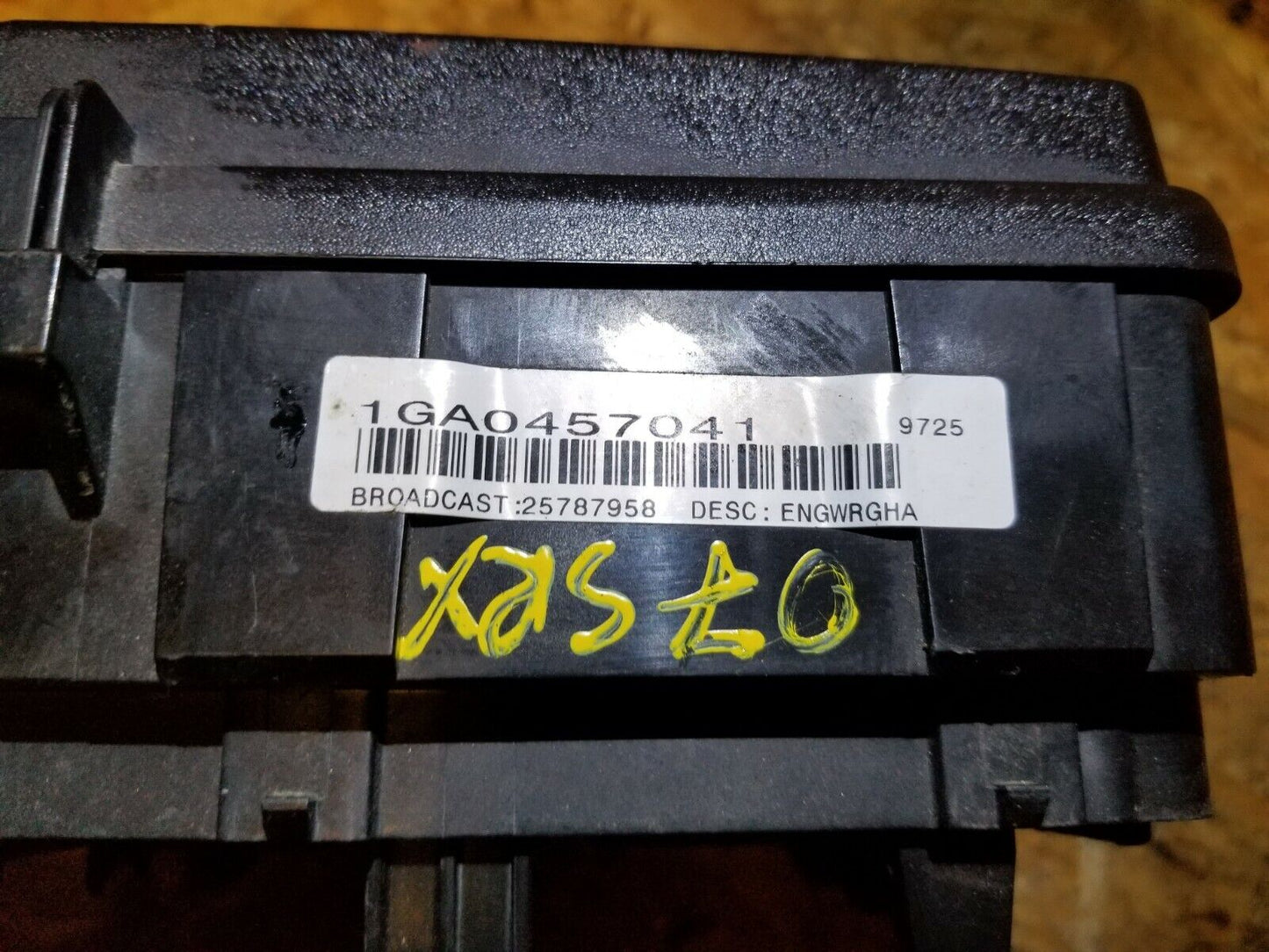 2004 - 2009 Cadillac SRX Fuse Box 25787958 OEM