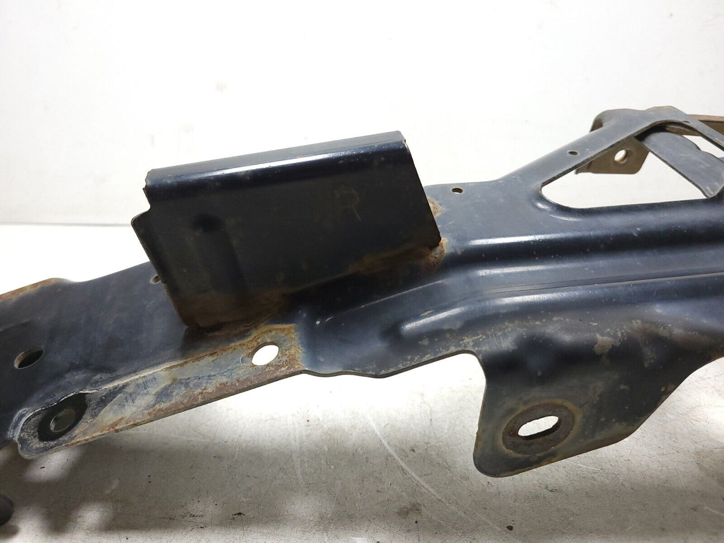 16-18 Chevrolet Silverado 1500 Front Bumper Mount Bracket Left & Right 2pcs OEM