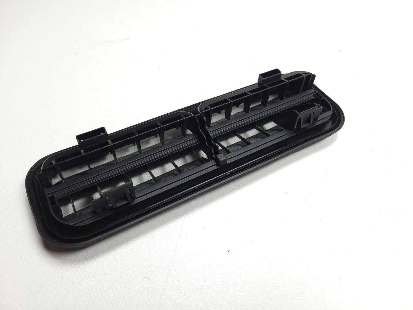 15-20 Mercedes C300 W205 Rear Quarter Pressure Flap Vent Grille Pair OEM