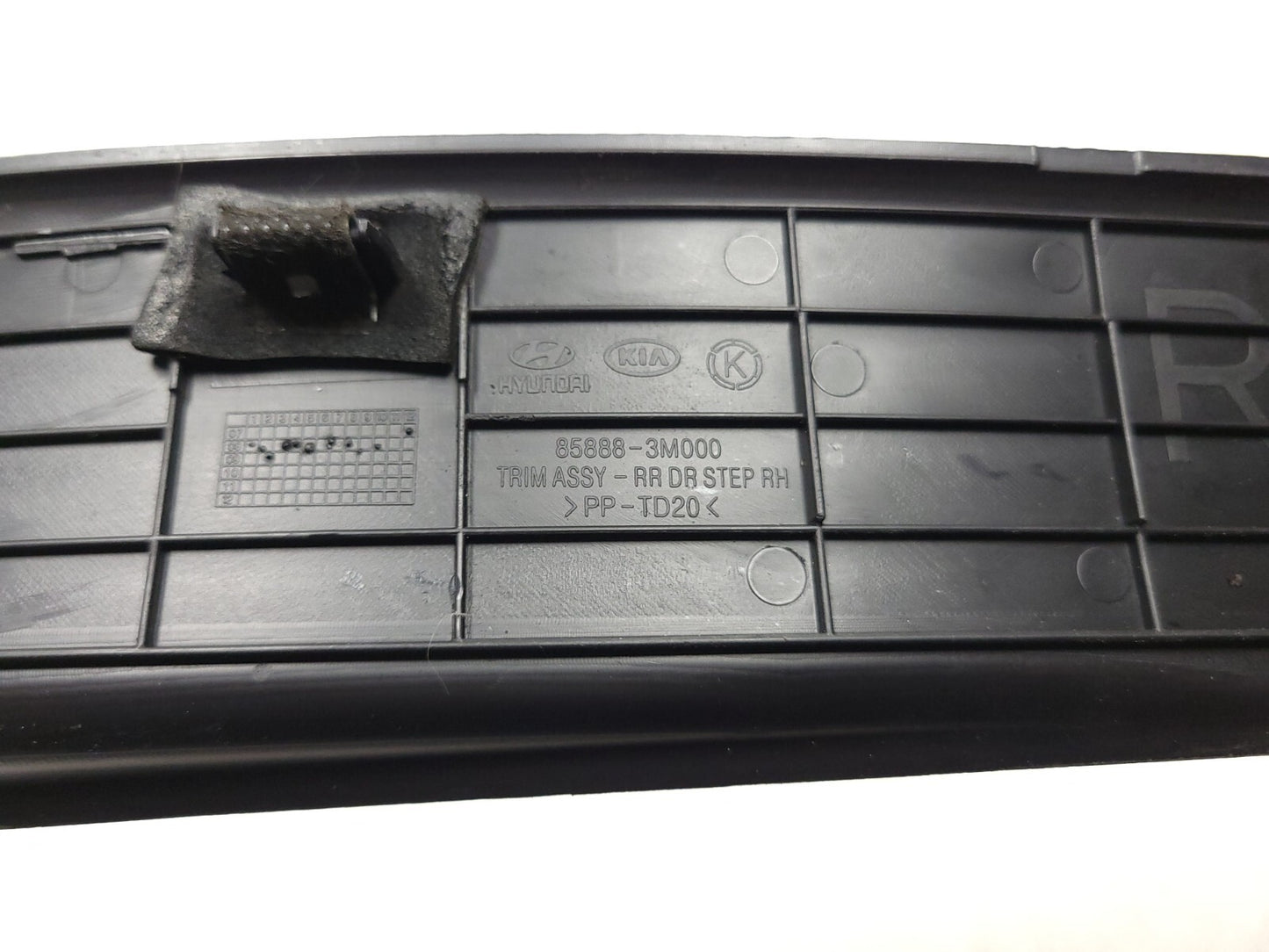 09-14 Hyundai Genesis Door Step Scuff Plate Trim 4pcs OEM Sedan