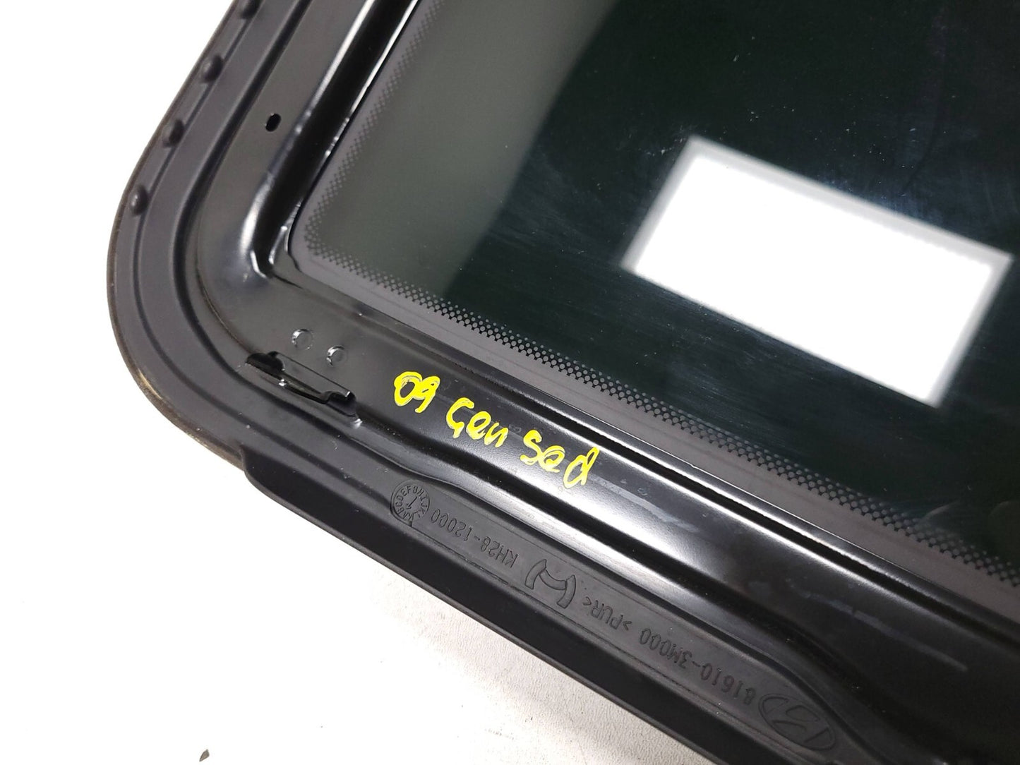 09-14 Hyundai Genesis Sunroof Glass OEM Sedan