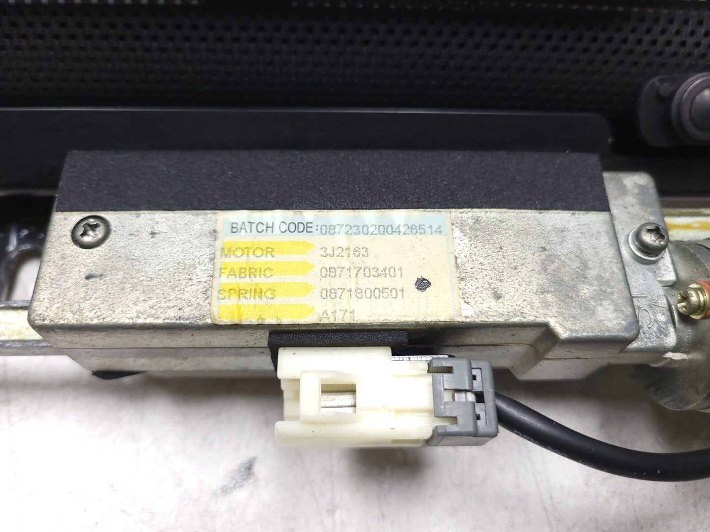 09-14 Hyundai Genesis Rear Power Sunshade Roller Blind Shade OEM Sedan