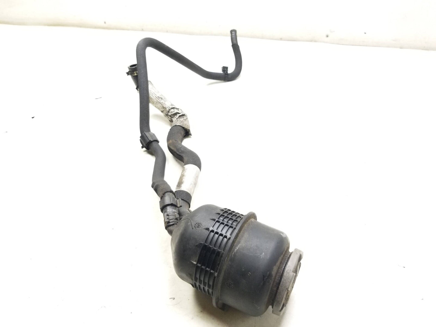 2009 - 2012 Audi Q5 Power Steering Reservoir W/ Hose Pipe OEM