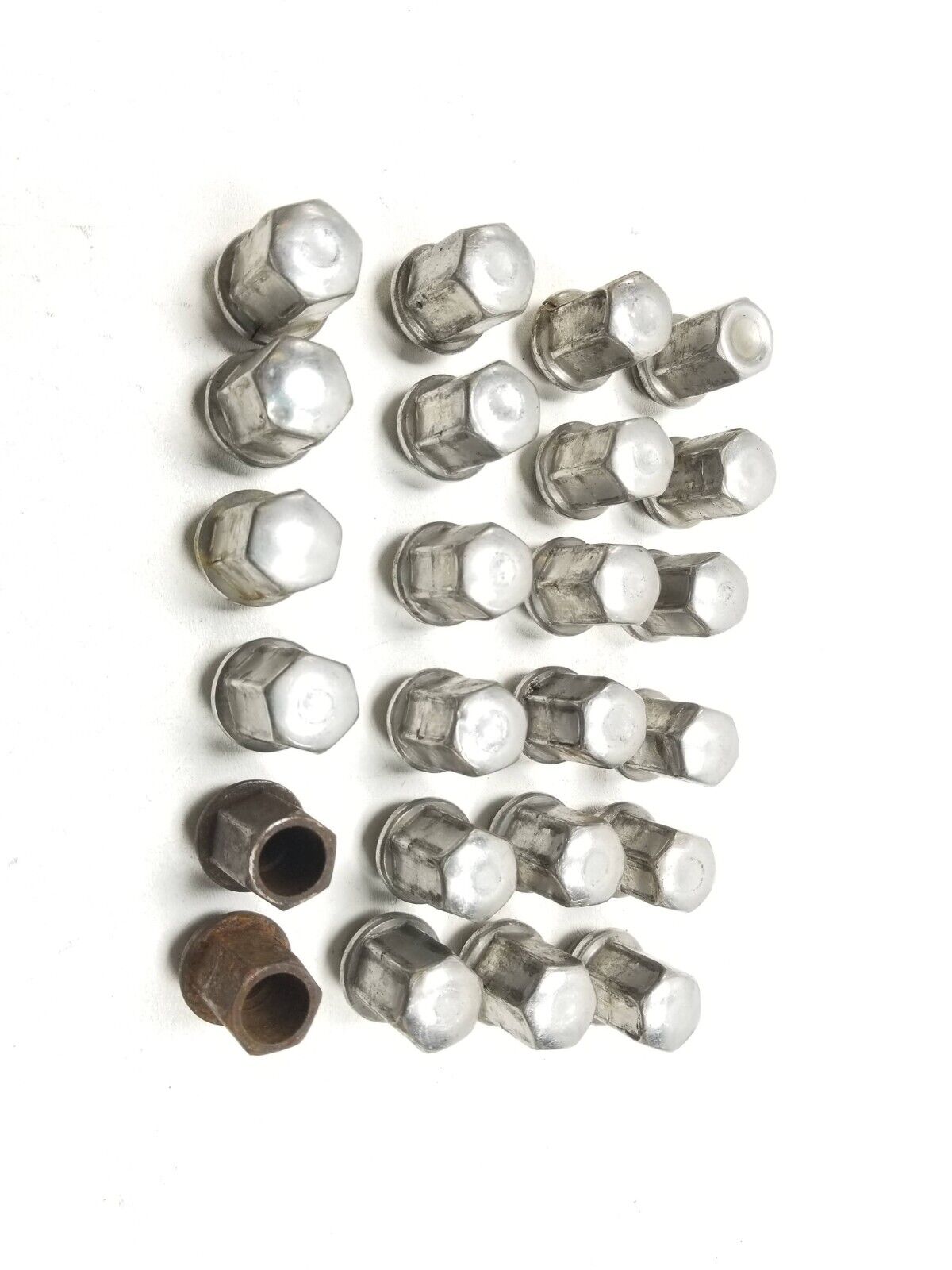 13 14 15 16 GMC Acadia Wheel Lug Nut 24pcs OEM
