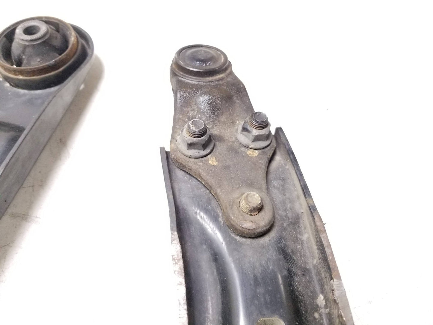 2014 - 2019 Kia Soul Front Lower Control Arm Left & Right OEM