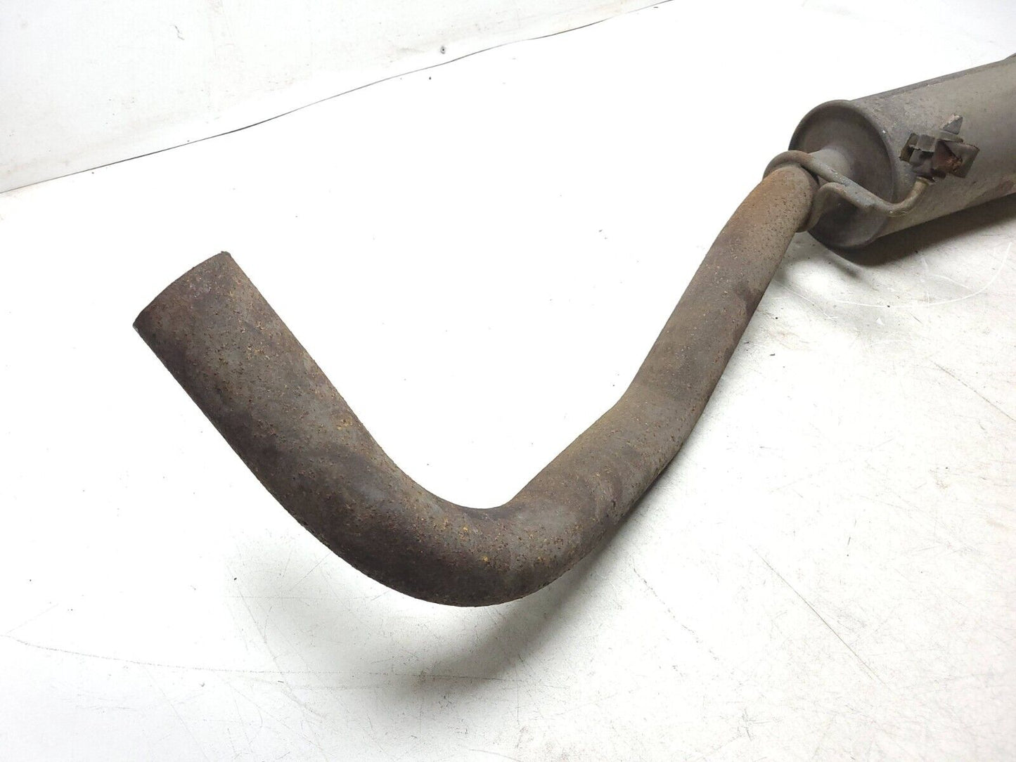 10-14 Chevrolet Suburban Rear Exhaust Muffler 5.3l OEM