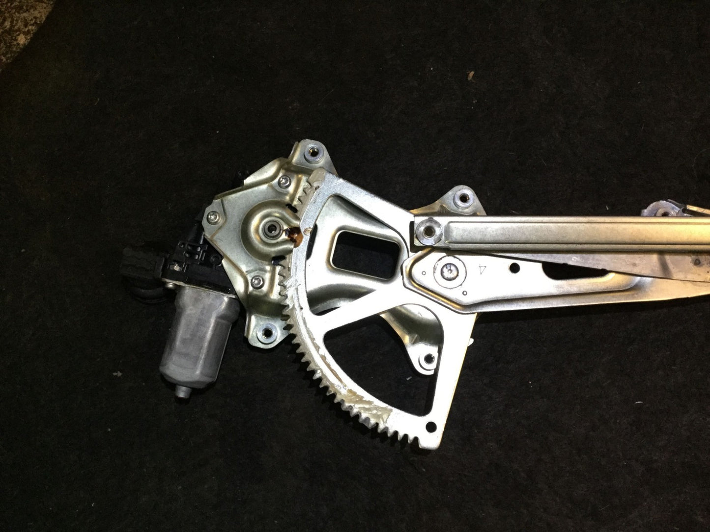 05 06 07 08 09 Toyota Prius Rear Right Pass Side Window Regulator & Motor OEM