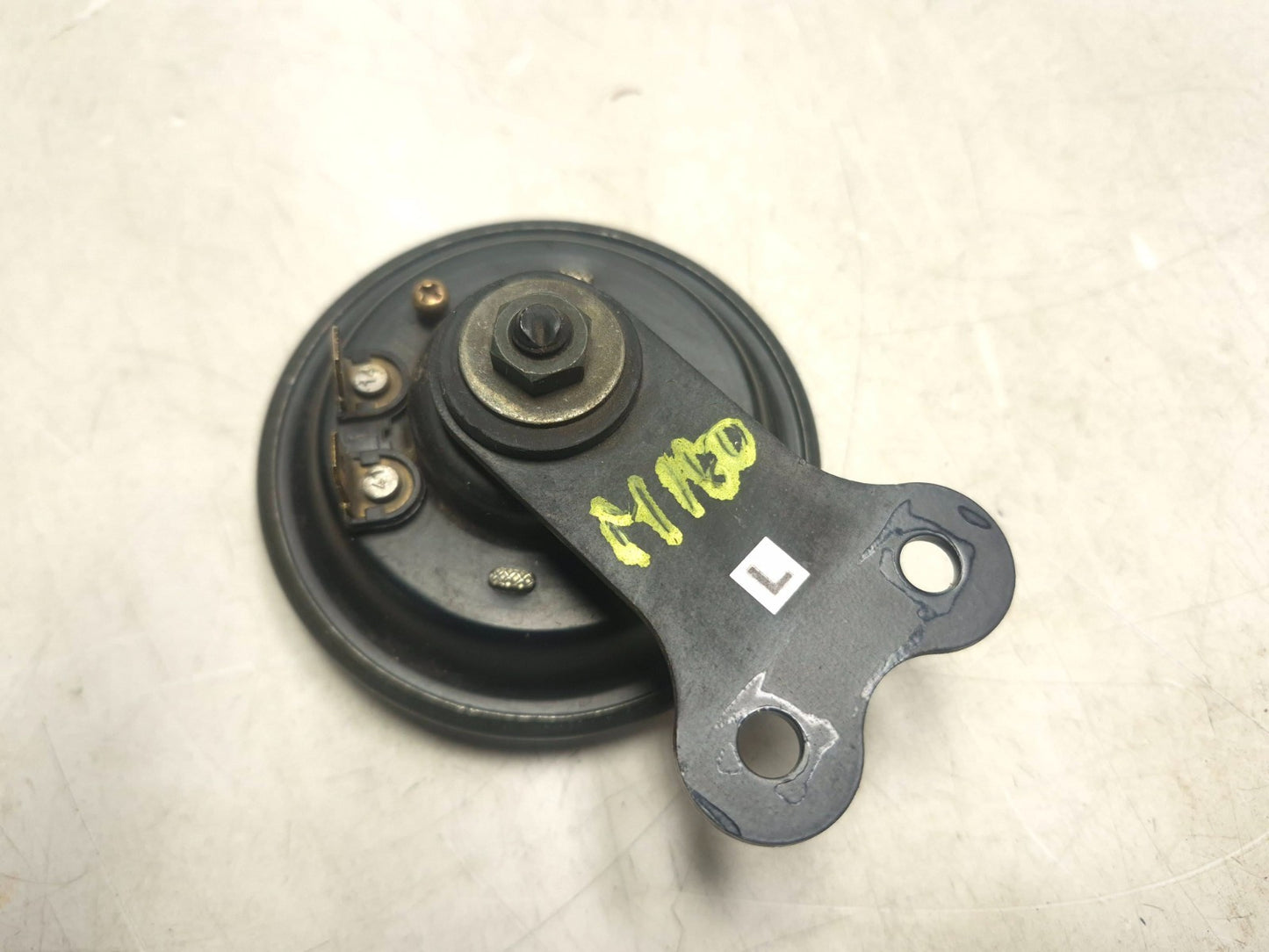 2004 Kawasaki Vulcan 800 Vn800 Horn Signal OEM