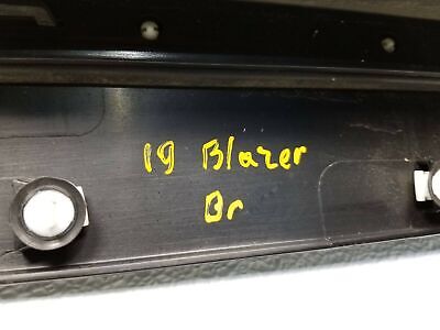 19 20 Chevy Blazer Rs Left Driver Side Rocker Panel Skirt Molding OEM 11k Miles