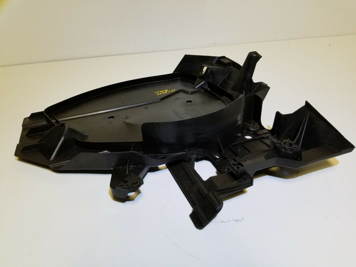 13 14 15 Subaru Xv Crosstrek Fuel Tank Splash Guard Right Pass Side OEM 86k