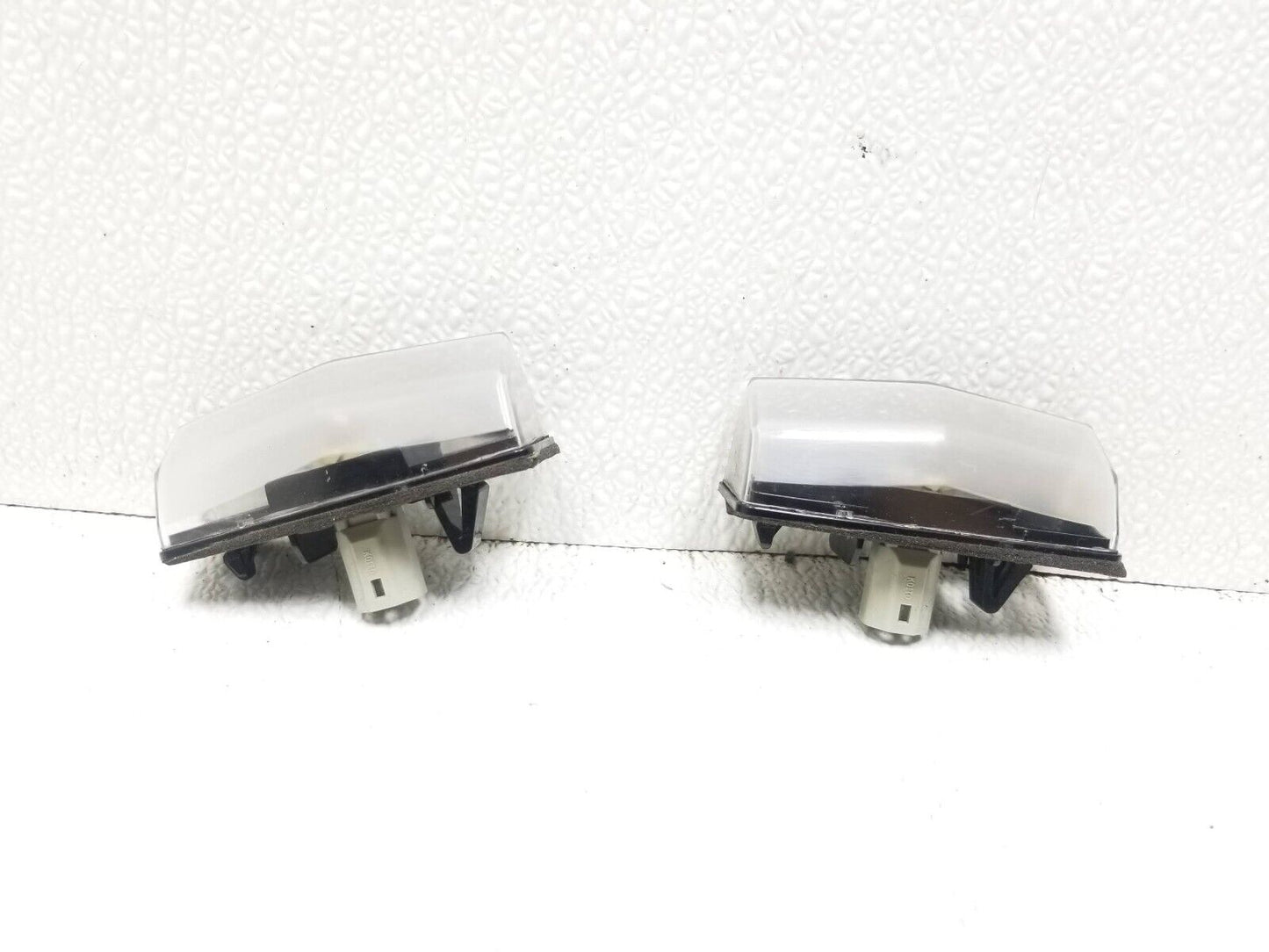 11 12 13 14 15 Toyota Prius Rear License Plate Light Lamp OEM
