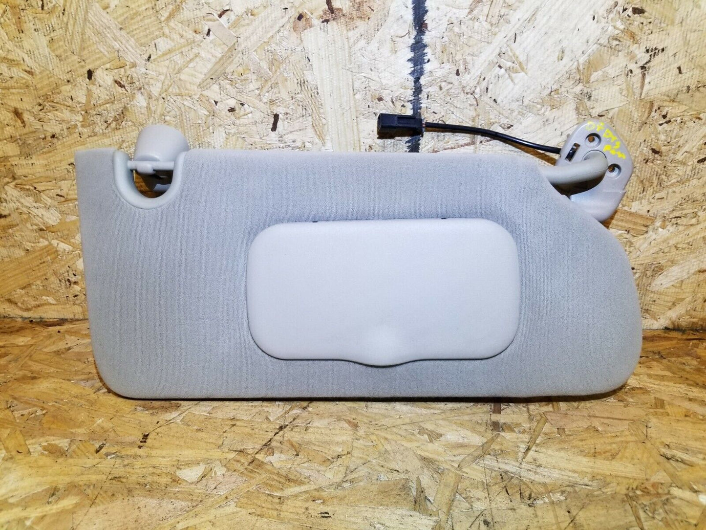 06 07 08 09 10 11 Cadillac DTS Sun Visor Right Passenger Side  OEM