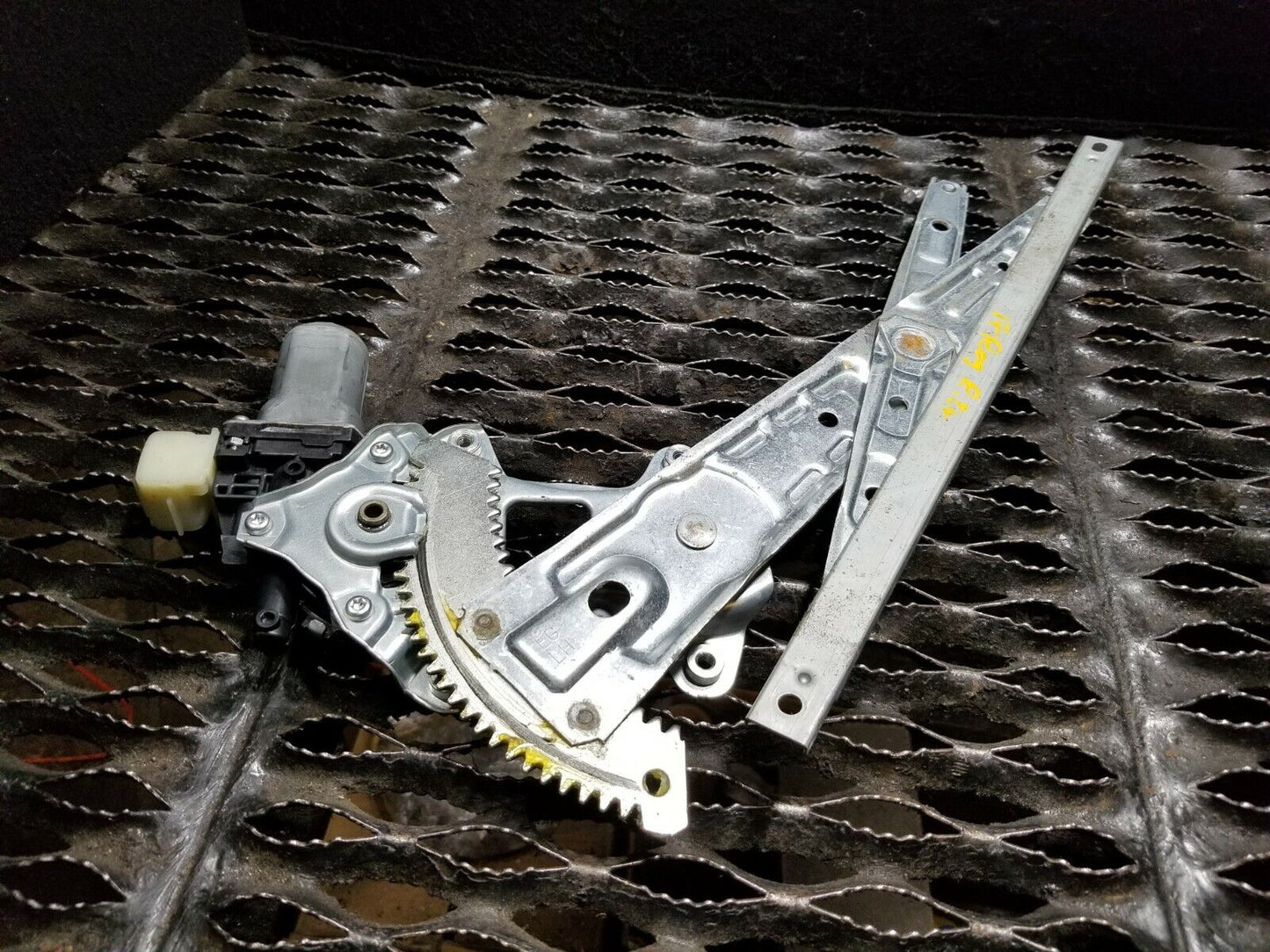 16 17 18 19 Nissan Rogue Rear Left Driver Window Regulator W/ Motor OEM 36k