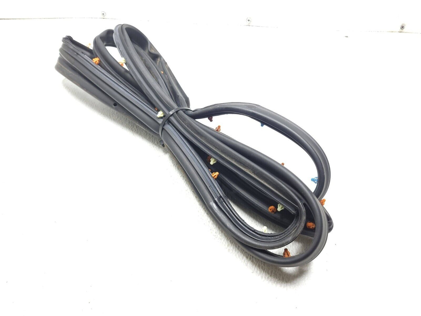 14 15 16 17 18 Jeep Cherokee Rear Door Weatherstrip Seal Driver Side Left OEM