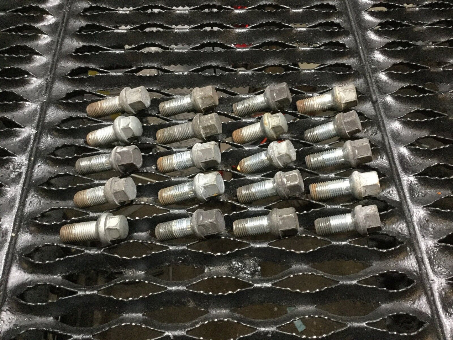 03 04 05 06 Audi A8 L Wheel Lug Nut OEM 20pcs