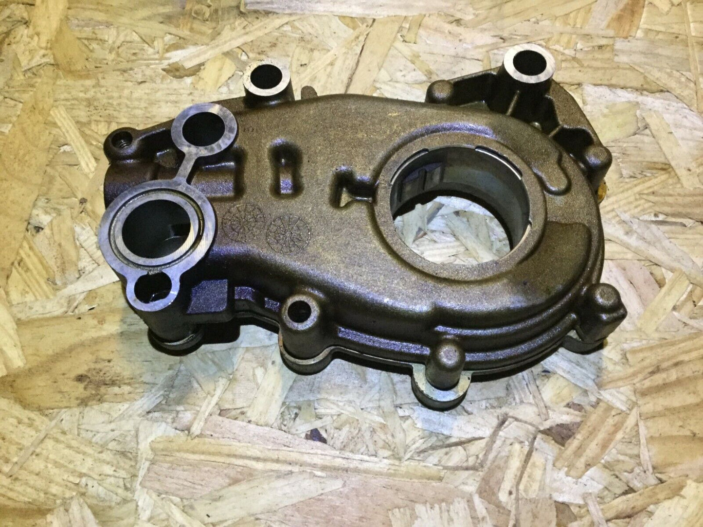 05 06 07 Cadillac CTS 2.8l Engine Oil Pump GM (12640448) OEM