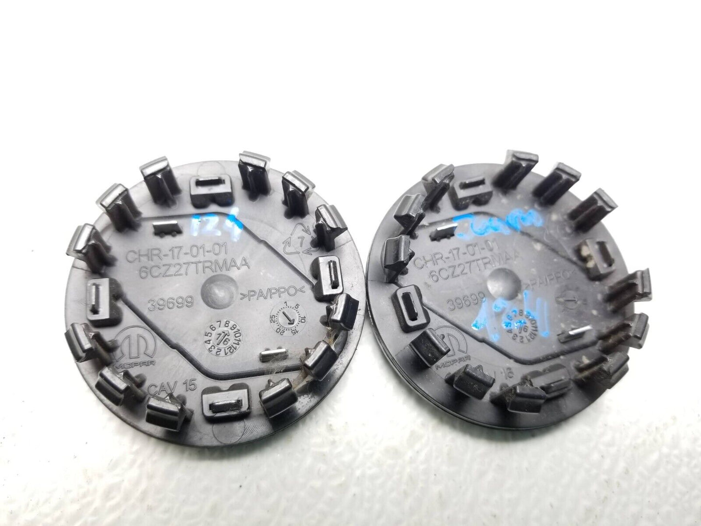 2015 - 2018 Dodge Challenger Charger Wheel Center Hub Cap 2pcs 6cz27trmaa OEM